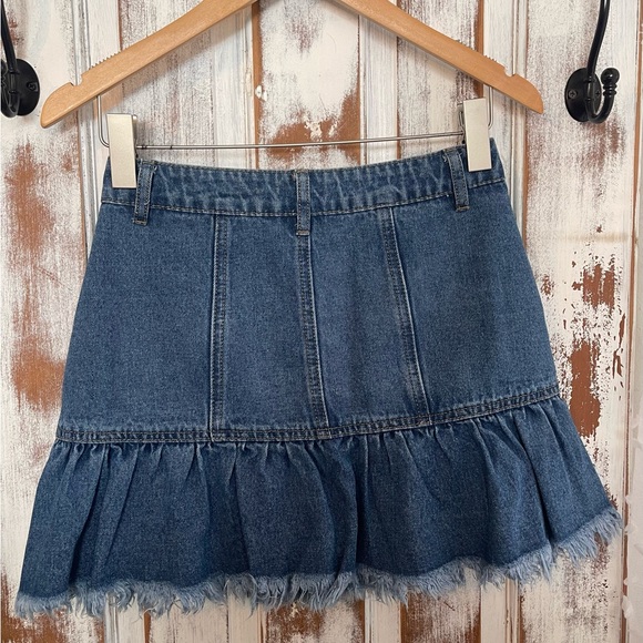 NWOT New Blue Button Fly Denim Ruffle Mini Skirt Size 28 High Waist - Picture 4 of 8